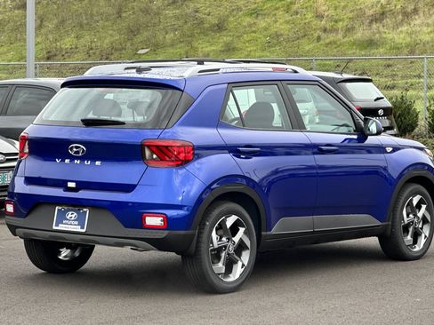 Used 2026 Hyundai Venue SEL FWD image 3