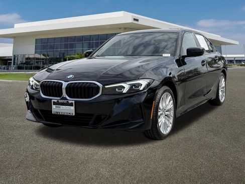 Used 2023 BMW 330i Sedan w/ Driving Assistance Package RWD image 4