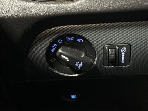 Used 2020 Dodge Durango R/T w/ Technology Group image 18