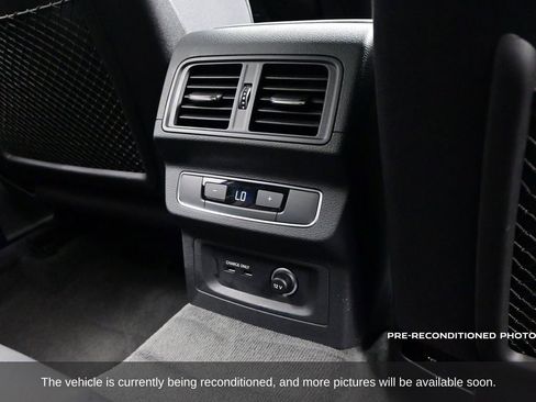 Used 2024 Audi Q5 2.0T Premium w/ Convenience Package image 33