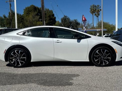 Used 2024 Toyota Prius Prime image 2