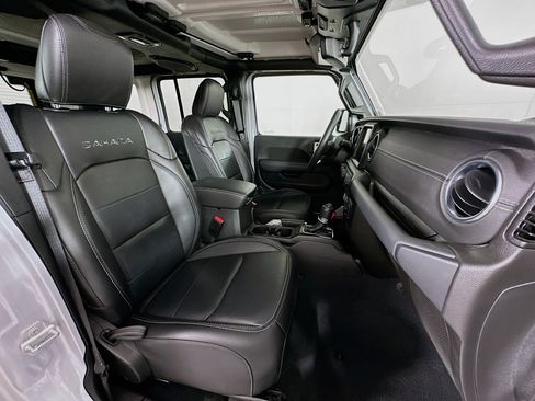 Used 2022 Jeep Wrangler Sahara image 29