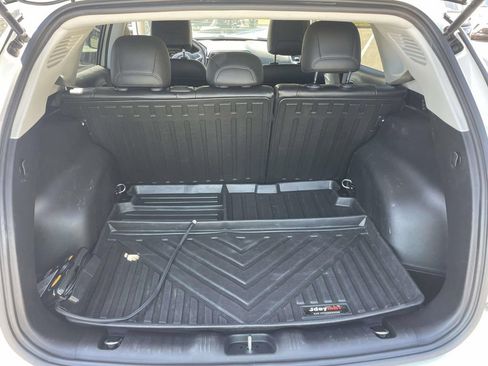 Used 2018 Jeep Compass Latitude FWD image 9