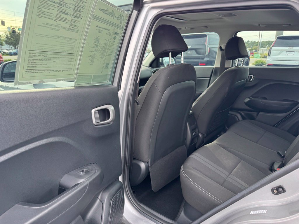 Used 2024 Hyundai Venue SEL FWD image 35