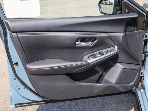 Used 2025 Nissan Sentra SR w/ Midnight Edition FWD image 24