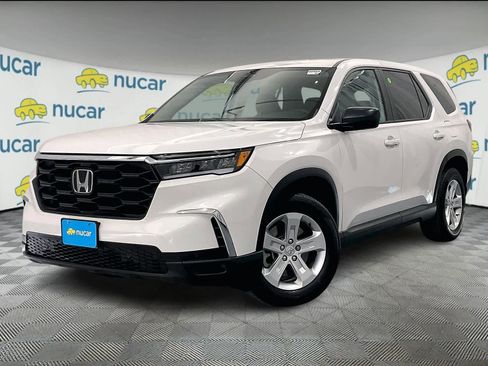 Used 2023 Honda Pilot LX image 3