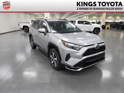 New 2025 Toyota RAV4 SE