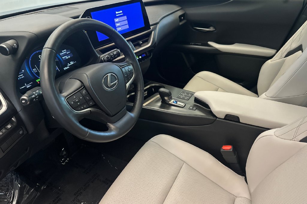 Certified 2025 Lexus UX 300h FWD w/ Accessory Package (Z2) image 10