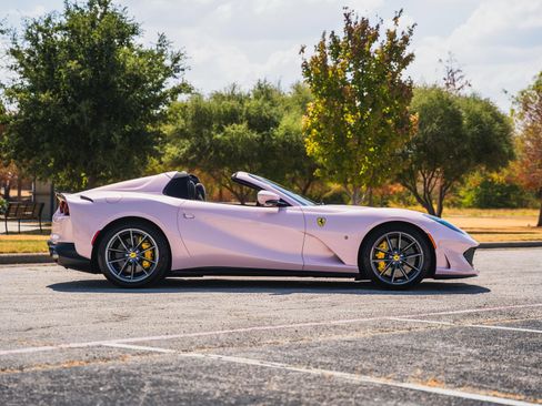 Used 2021 Ferrari 812 GTS RWD image 26