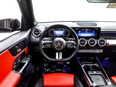 New 2026 Mercedes-Benz GLB 250 image 4