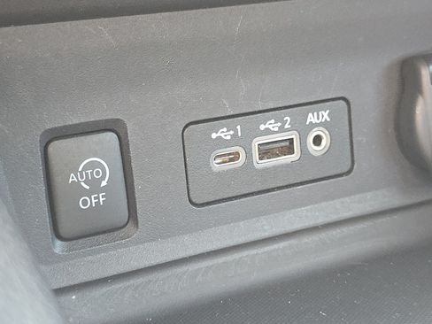 Used 2024 Nissan Sentra SV FWD image 27