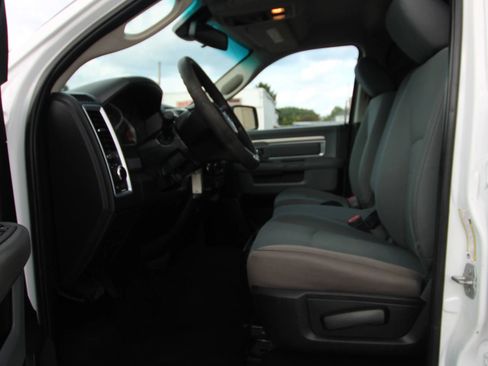 Used 2018 RAM 2500 SLT AWD/4WD image 9