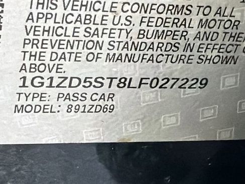 Used 2020 Chevrolet Malibu LT FWD image 32