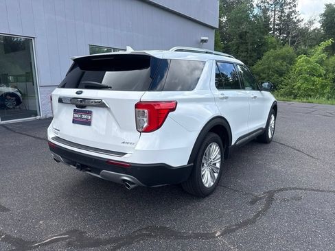 Used 2024 Ford Explorer Limited w/ Limited Technology Package AWD/4WD image 3