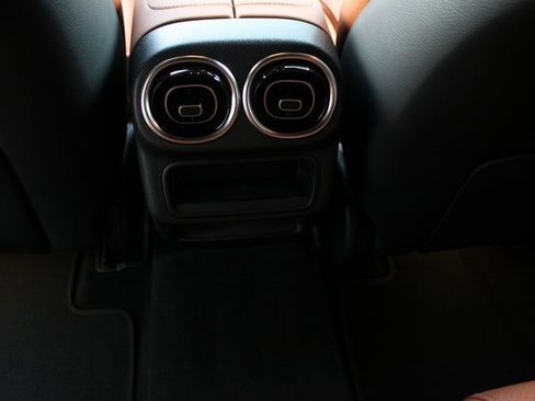 New 2025 Mercedes-Benz GLC 350e 4MATIC image 33