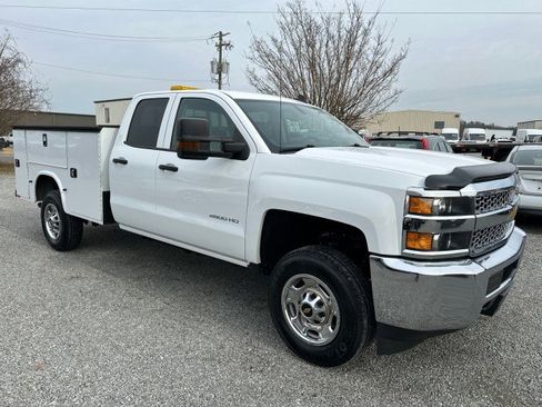 Used 2019 Chevrolet Silverado 2500 W/T w/ WT Convenience Package image 5
