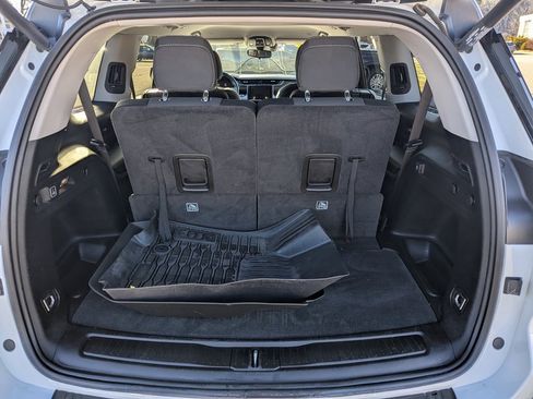 Used 2021 Jeep Grand Cherokee L Laredo w/ Luxury Tech Group I image 14