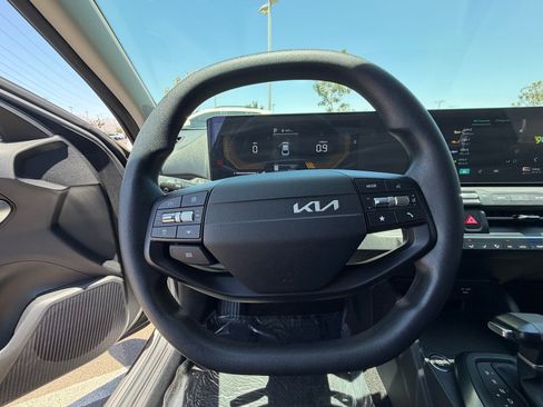 Certified 2025 Kia K4 FWD image 20