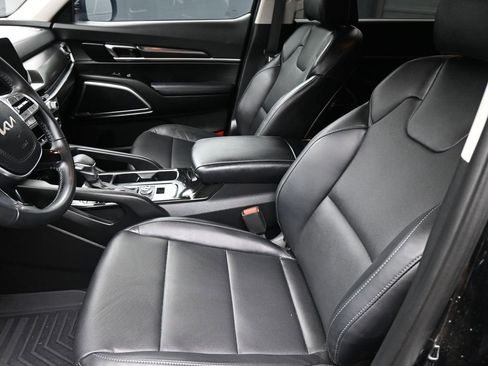 Used 2023 Kia Telluride LX image 21