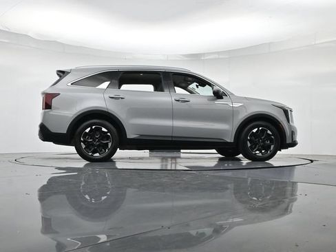 Used 2025 Kia Sorento S FWD image 36