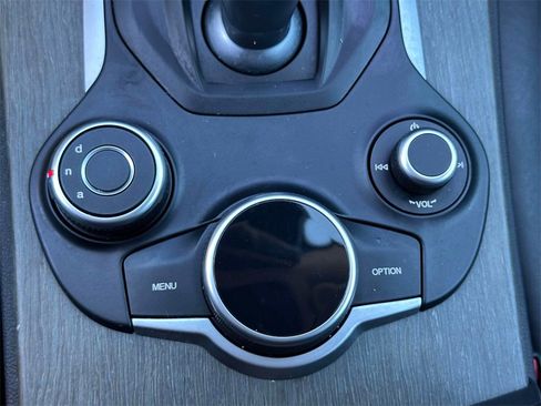 Used 2019 Alfa Romeo Stelvio Ti image 31