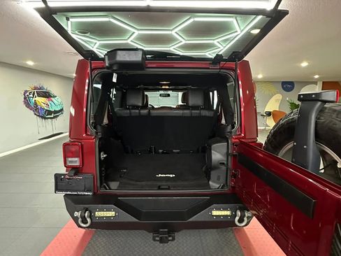 Used 2012 Jeep Wrangler Unlimited Sahara w/ Connectivity Group AWD/4WD image 22