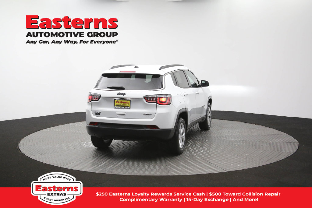 Used 2024 Jeep Compass Latitude AWD/4WD image 41