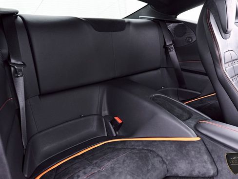 Used 2021 Ferrari Roma RWD image 54