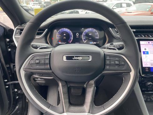 Used 2024 Jeep Grand Cherokee L Limited w/ Luxury Tech Group II AWD/4WD image 21