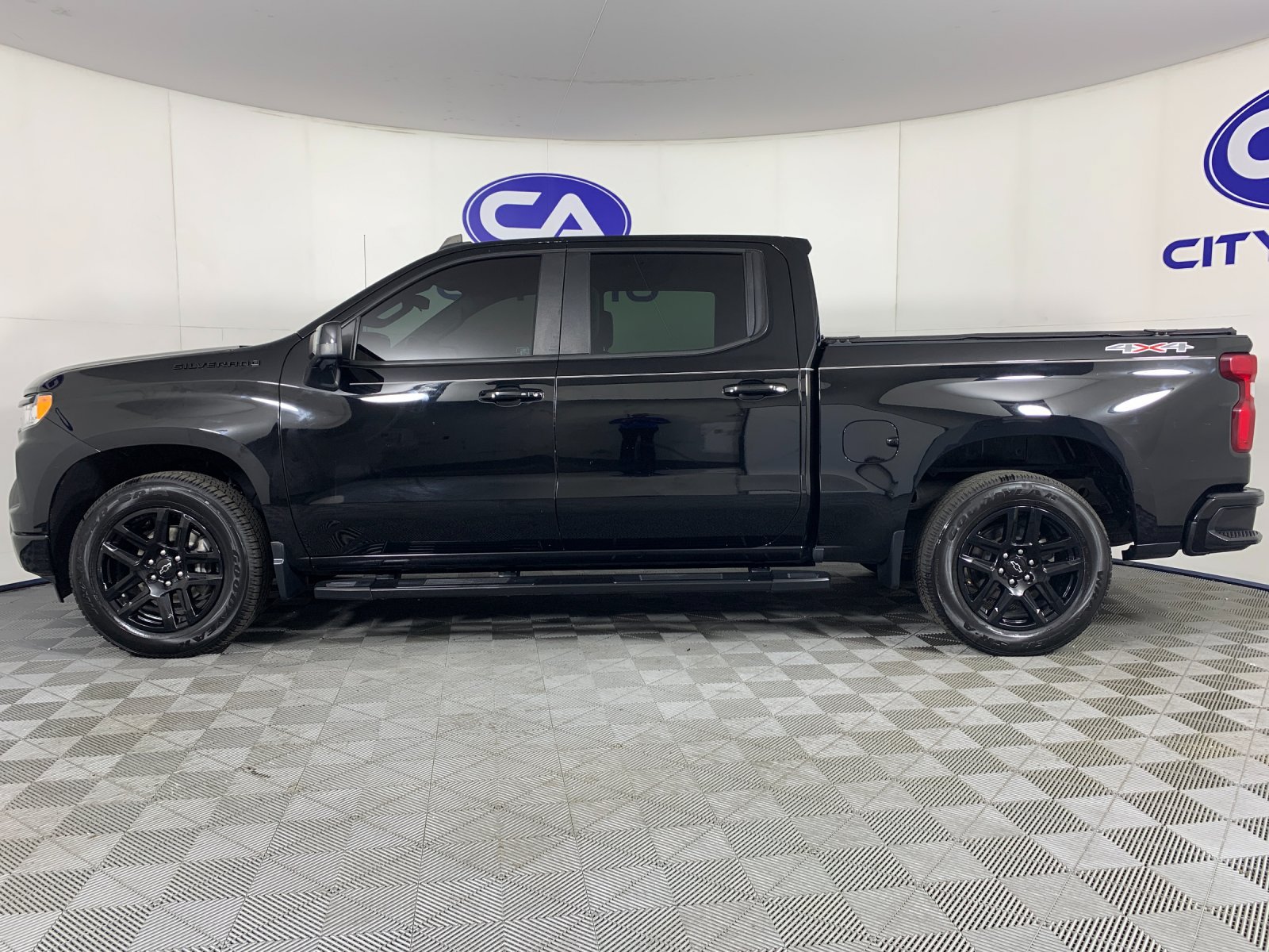 Used 2022 Chevrolet Silverado 1500 RST w/ Convenience Package II AWD/4WD image 6