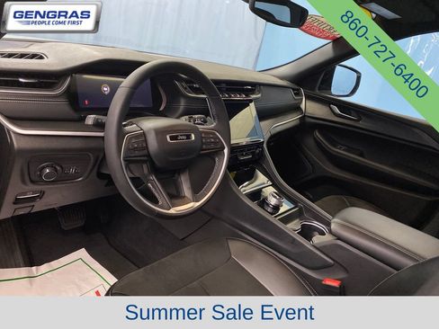 Used 2023 Jeep Grand Cherokee L Laredo AWD/4WD image 12