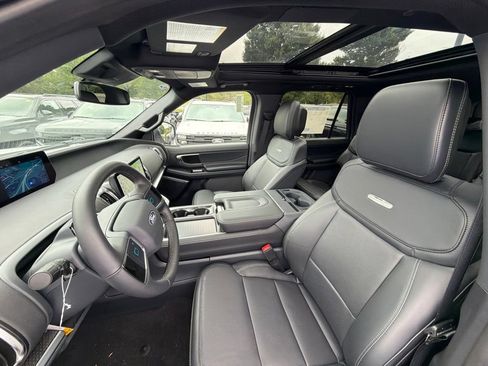 New 2027 Ford Expedition Platinum w/ Stealth Performance Package AWD/4WD image 11