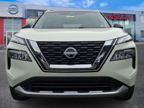 Used 2023 Nissan Rogue Platinum w/ Platinum Premium Package image 2
