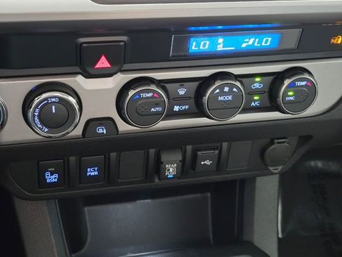 Used 2023 Toyota Tacoma SR5 w/ Technology Package image 33