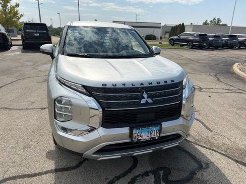 Used 2023 Mitsubishi Outlander SE AWD/4WD image 4