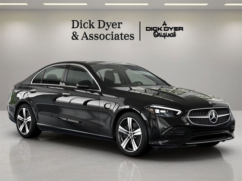 Used 2025 Mercedes-Benz C 300 Sedan image 37