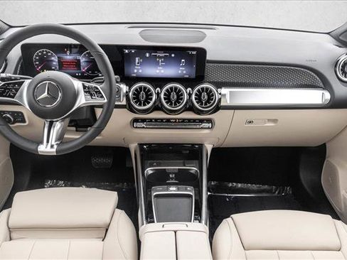 New 2026 Mercedes-Benz GLB 250 4MATIC image 21