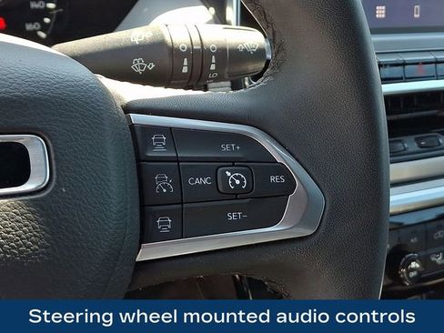 Used 2025 Jeep Compass Limited AWD/4WD image 8