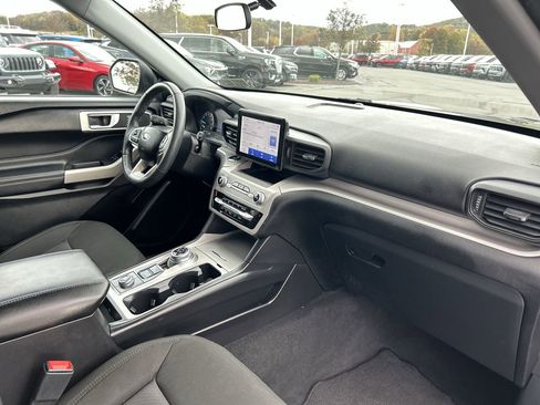 Used 2023 Ford Explorer XLT image 15