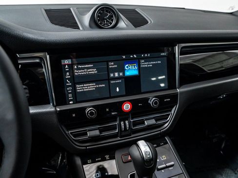 New 2026 Porsche Macan AWD/4WD image 18