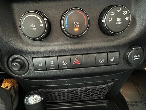 Used 2017 Jeep Wrangler Unlimited Sport w/ Quick Order Package 24S AWD/4WD image 17