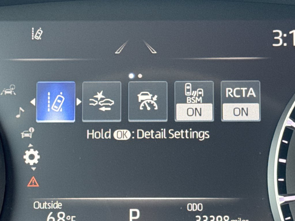 Used 2023 Toyota Highlander LE FWD image 20
