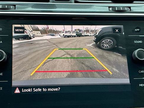 Used 2020 Volkswagen Tiguan SE w/ Panoramic Sunroof Package image 34