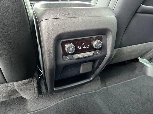 New 2026 Chevrolet Traverse RS AWD/4WD image 8