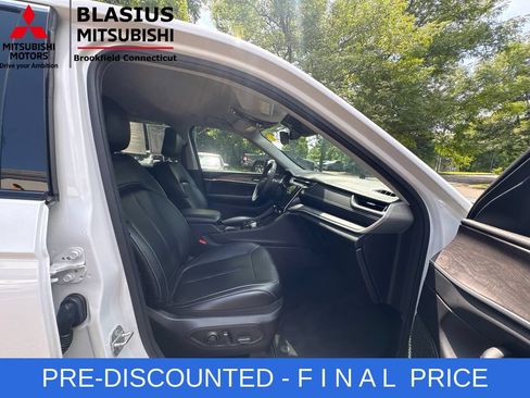 Used 2023 Jeep Grand Cherokee Limited w/ Trailer Tow Prep Group (B) AWD/4WD image 31