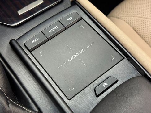 Used 2019 Lexus ES 350 w/ Luxury Package image 32