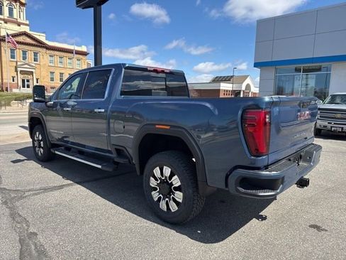 New 2026 GMC Sierra 3500 Denali w/ Denali Reserve Package AWD/4WD image 3