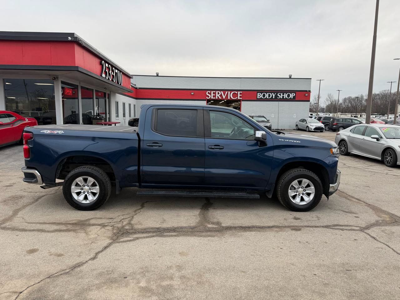 Used 2020 Chevrolet Silverado 1500 LT w/ All-Star Edition AWD/4WD image 2