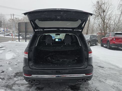 Used 2025 Lincoln Aviator AWD image 36