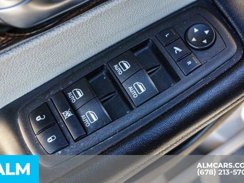 Used 2023 Chrysler Pacifica Limited image 54